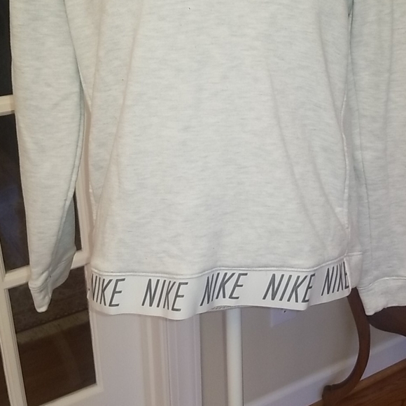 Nike Dri Fit gray pullover M - Picture 2 of 5